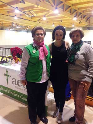 Una paciente del hospital ‘Rey Juan Carlos’ de Móstoles organiza un baile benéfico que recauda 354 euros para la AECC