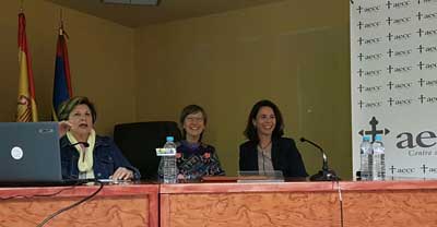 La AECC reúne en Móstoles a más de medio centenar de personas en una jornada sobre los aspectos curativos del cáncer