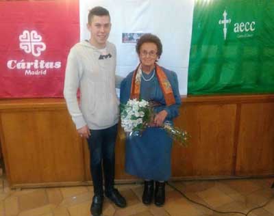 La cena “Stop pobreza y cáncer” de Pedrezuela a favor de Cáritas y la AECC reúne a unas 40 personas