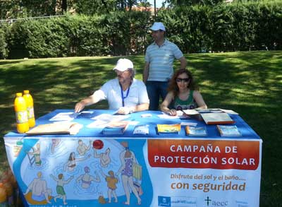 Pedro García López (Salud Ambiental) Miguel Angel Alvarez Tornero (CMS) y Elena Segura (aecc)