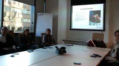 Conferencia en la empresa General Electric sobre el cáncer de mama y su prevención