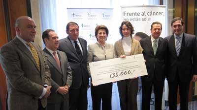 acto de entrega de la Beca de Investigación 2011 aecc Valladolid