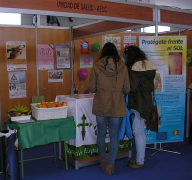 Punto informativo de la aecc Huelva en la XIII Jornadas de Puertas Abiertas de la Universidad de Huelva