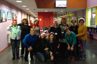 La AECC de Rivas-Vaciamadrid retoma su Mercadillo Navideño con un centenar y medio de visitantes