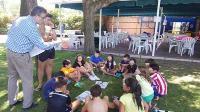 La AECC incide en San Martín de la Vega en la importancia de la protección solar para prevenir el melanoma