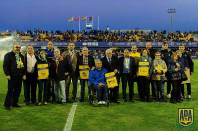 La Semana de la Solidaridad de la AD Alcorcón reconoce la labor de la AECC