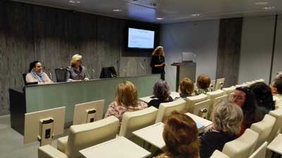 Conferencia de Cáncer de colon  en la empresa Santa Lucia