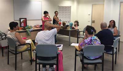 Taller de pelucas y pañuelos en H.U. Infanta Leonor