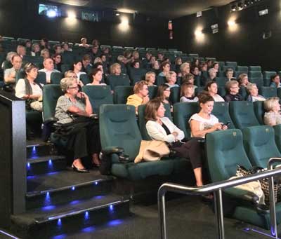 Tarde de cine… sumándose al rosa 