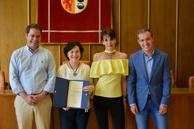 El Ayuntamiento de Torrejón de Ardoz reconoce la labor prestada por la AECC en la localidad