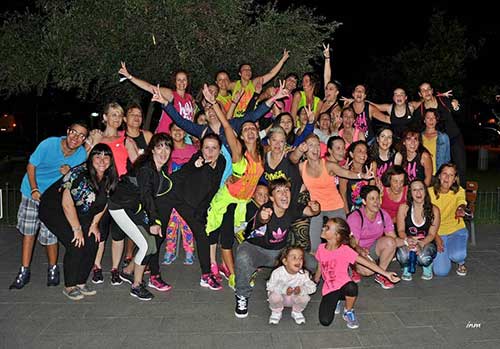 La I Masterclass Benéfica de Zumba de Torrejón de Velasco dona 180 euros a la AECC