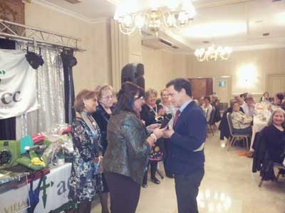 Entrega de «V de vida» a D. José Jolín Garijo, Gerente del Complejo Hospitalario de Palencia