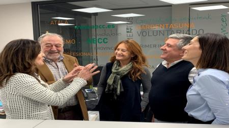 Beatriz Artolazabal en la sede AECC ÁLAVA