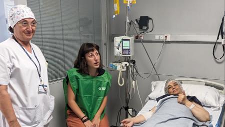 La coordinadora de voluntariado hospitalario en su primer día de servicio en Palamós