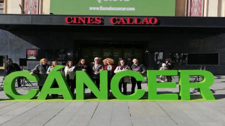 Acción de la escultura 'Cáncer' descubierta en la Plaza de Callao