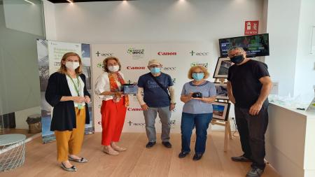 De izquierda a derecha, Ángeles Delgado, Carmen Galatas, Alberto y Josefina Cristóbal y Norberto Aliata, en el Espacio Activo del Corredor del Henares.