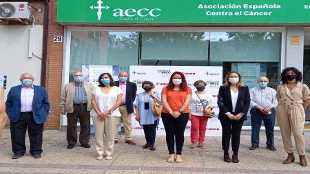 De izquierda a derecha, en primer plano, Ildefonso Belmonte, Isabel Bauluz, Blanca Ibarra, Pilar González y Elisa Sánchez. 