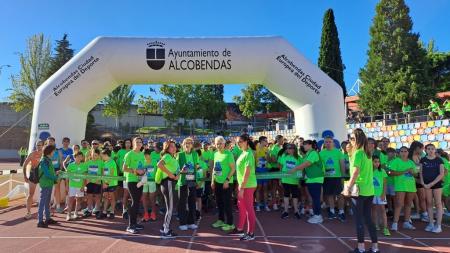 Corte de cinta protagonizado por los concejales de Deportes y de Familia y Bienestar Social.