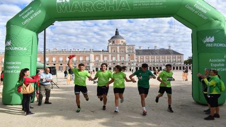El Palacio Real fue el escenario de la II Marcha Aranjuez En Marcha Contra el Cáncer.