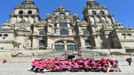 La fachada principal de la Catedral de Santiago de Compostela recibió a las peregrinas del Hospital de La Princesa de Madrid.