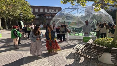 La madrileña plaza de Chamberí fue el escenario elegido para el acto central del Día Mundial de la Investigación en Cáncer.