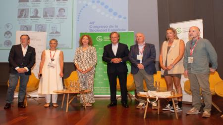 Participantes en la mesa redonda sobre el presente de la investigación en cáncer