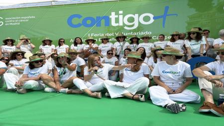 I Feria del Voluntariado de la Asociación Española Contra el Cáncer en Madrid.