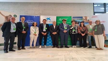 Foto de grupo con patrocinadores y colaboradores en la inauguración de las Jornadas el día 24 de mayo.