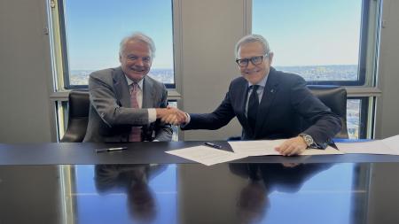 Ignacio Garralda, presidente de Mutua Madrileña, junto a Ramón Reyes, presidente de la Asociación Española Contra el Cáncer