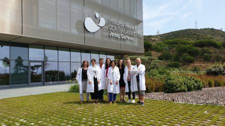 El equipo Montse Sánchez junto a la doctora