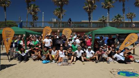 La Associació Contra el Càncer participa en la jornada divulgativa "Playas sin humo""