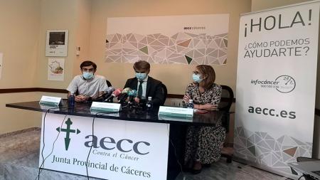Presentación en AECC Cáceres 