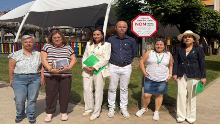 Inauguración del Espacio Sin Humo del parque de As Avesadas, en Ribeira