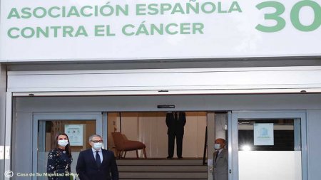 Su Majestad la Reina y Ramón Reyes 