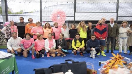 Imagen de familia, con organizadores, premiados y el consejero de Sanidad, Enrique Ruiz (dcha.).