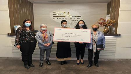 Acto de entrega del cheque solidario.