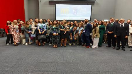 Foto de familia con entidades jóvenes