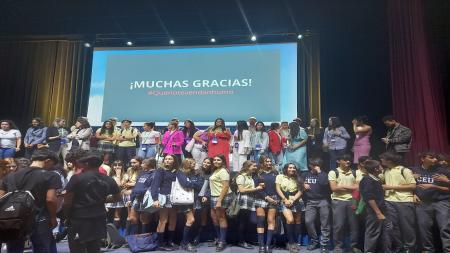 Foto del grupo de jóvenes