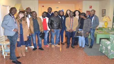 Radioterapeutas y radiofísicos angoleños visitan la AECC de Madrid