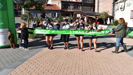 El equipo femenino de la Asociación Contra el Cáncer de Madrid que concluyó los 42 kilómetros en menos de 8 horas.