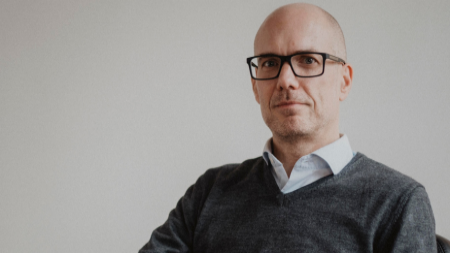 El Dr. Matthias Drosten en el del Centro de Investigación del Cáncer (CSIC-Universidad de Salamanca-FICUS).