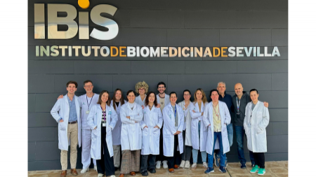 El Dr. Enrique de Álava y equipo