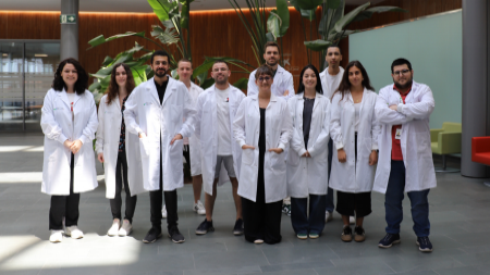 La Dra. Verónica Rodilla y su equipo del Instituto de Investigación contra la Leucemia Josep Carreras (IJC).