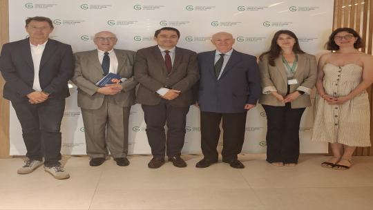 La Asociación Española Contra el Cáncer en Valencia y la UCV firman un convenio para impulsar la salud entre la comunidad universitaria