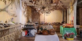 Mercat Solidari Nadalenc de l’Associació Contra el Càncer a Barcelona