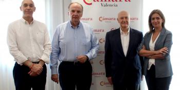 La Asociación Española Contra el Cáncer y la  Cámara de Comercio firman un acuerdo para  promover la salud en el entorno empresarial en  Valencia