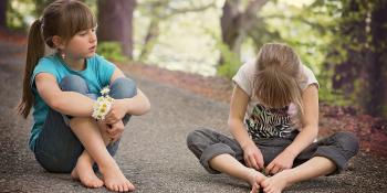 'Jóvenes y cáncer', por las psicooncólogas María Mata y Estefanía Romero