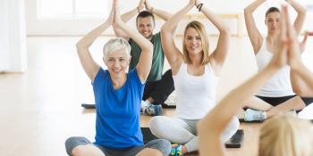 Taller de yoga para pacientes oncológicos en Mahón