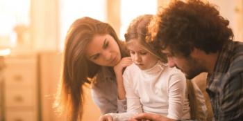 'Hablando del cáncer en familia: pautas para madres y padres', por la piscooncóloga infanto-juvenil Estefanía Romero