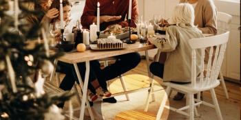 'Silla vacía en Navidad: Espacio para madres y padres de menores', por las psicooncólogas infanto-juveniles Marta Lavado y María Mata